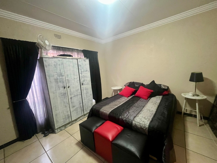 3 Bedroom Property for Sale in Flamwood North West